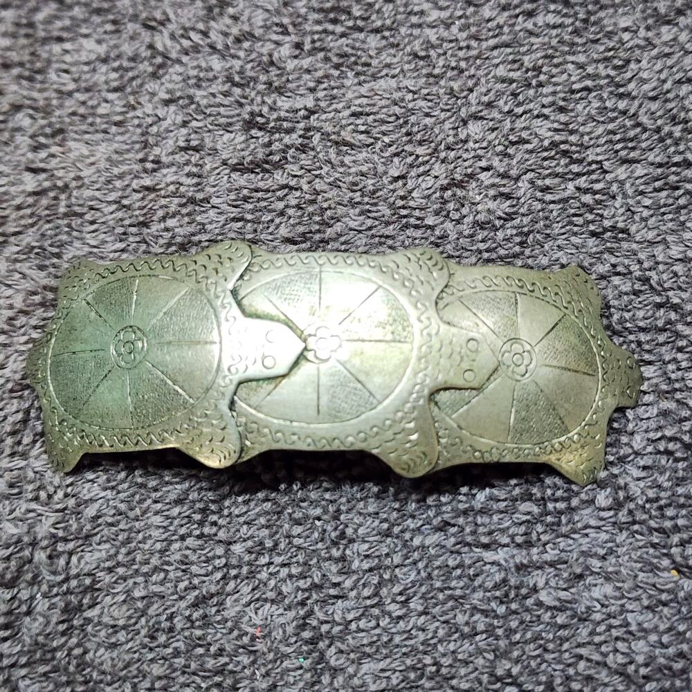 Vintage metal hair Barrette etched turtle b34